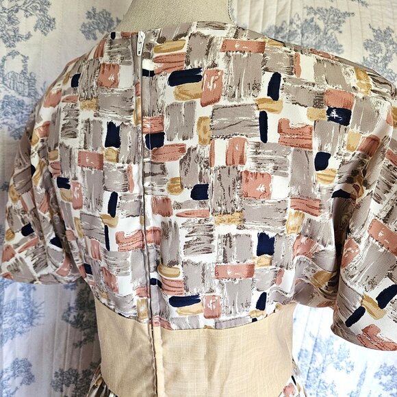 Size S Contrast Waist Flutter Sleeve Dress New - Picture 7 of 8